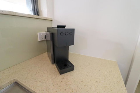 Bluewater Executive Villa In Raffertys Resort - Accommodation Mooloolaba 5