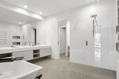 Lansdowne Villa - Accommodation Mooloolaba 4