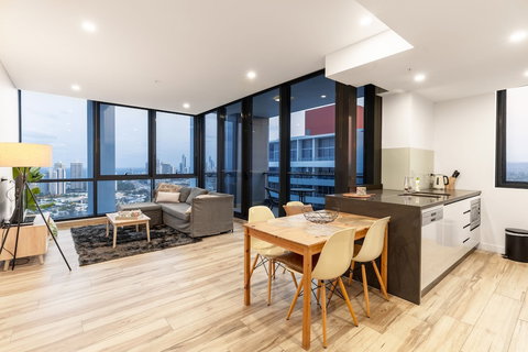 Southport Apartment - Accommodation Mooloolaba 6