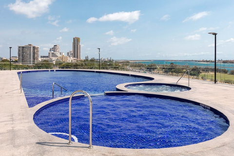 Southport Apartment - Accommodation Mooloolaba 0