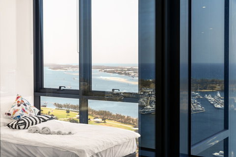 Southport Apartment - Accommodation Mooloolaba 3