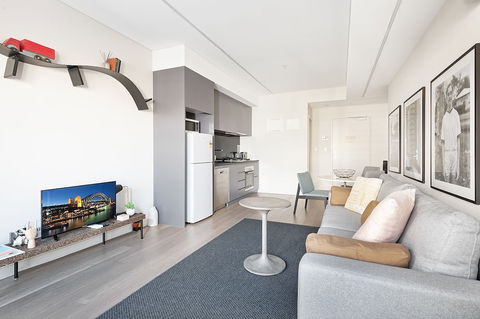 New And Stylish Newtown Pad H391 - Accommodation Mooloolaba 6