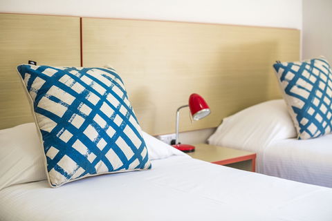 Melton Hotel - Accommodation Mooloolaba 5