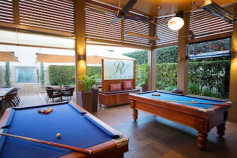 O'Shea's Royal Hotel - Accommodation Mooloolaba 0