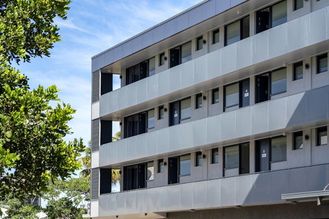 The Mid Pacific - Accommodation Mooloolaba 3