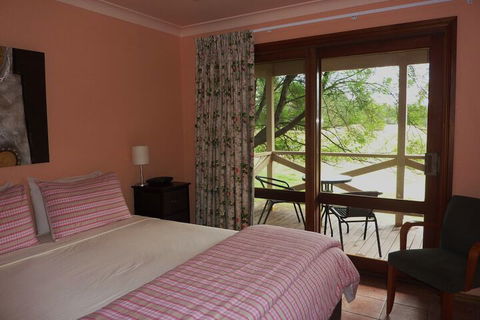 Madison's Mountain Retreat - Accommodation Mooloolaba 5