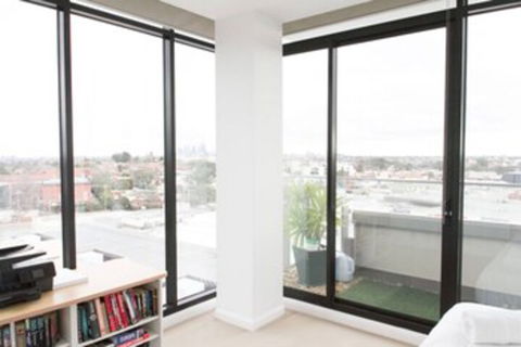 Modern 2 Bedroom Apartment In Melbournes Northcote - Accommodation Mooloolaba 2