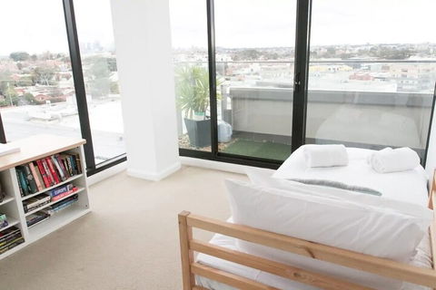 Modern 2 Bedroom Apartment In Melbournes Northcote - Accommodation Mooloolaba 0