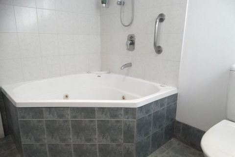 MAS Country Colonial Motor Inn - Accommodation Mooloolaba 6