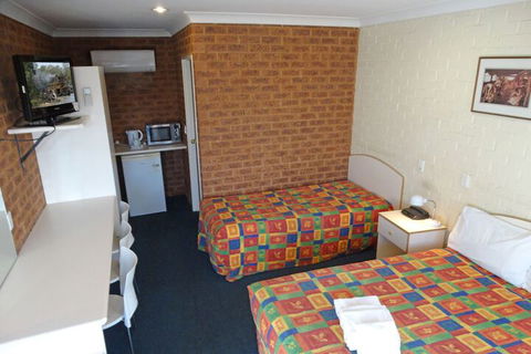 MAS Country Colonial Motor Inn - Accommodation Mooloolaba 3