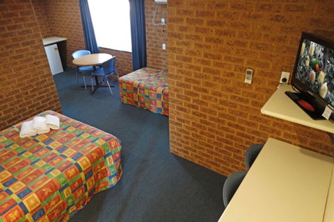 MAS Country Colonial Motor Inn - Accommodation Mooloolaba 1