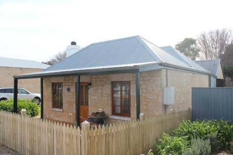 Victoria Cottage - Accommodation Mooloolaba 5