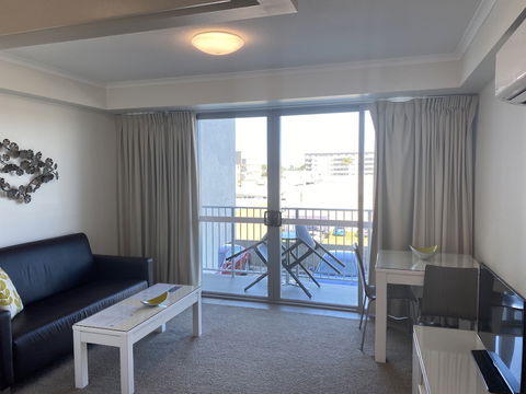 Airtrip Apartments On River Street - Accommodation Mooloolaba 4