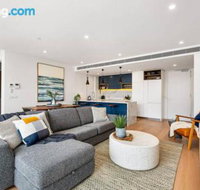 Luxe 101 at Martha Cove waterfront luxury on the marina walk to beach - Accommodation Mooloolaba