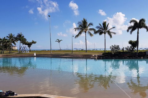 WHITSUNDAY Spacious & Comfortable Moments From Picturesque Boardwalk - Accommodation Mooloolaba 1