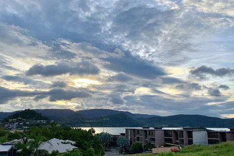 WHITSUNDAY Spacious & Comfortable Moments From Picturesque Boardwalk - Accommodation Mooloolaba 0