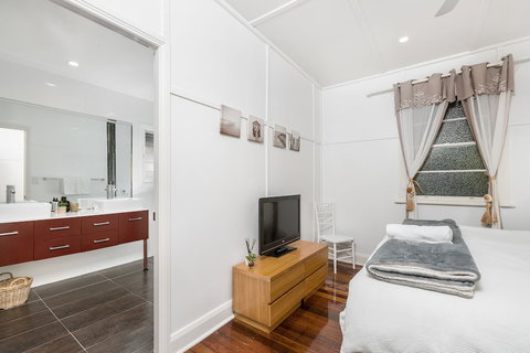 A PERFECT STAY - Aaloka Bay - Accommodation Mooloolaba 6