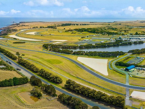 Waikiki Views - Accommodation Mooloolaba 1