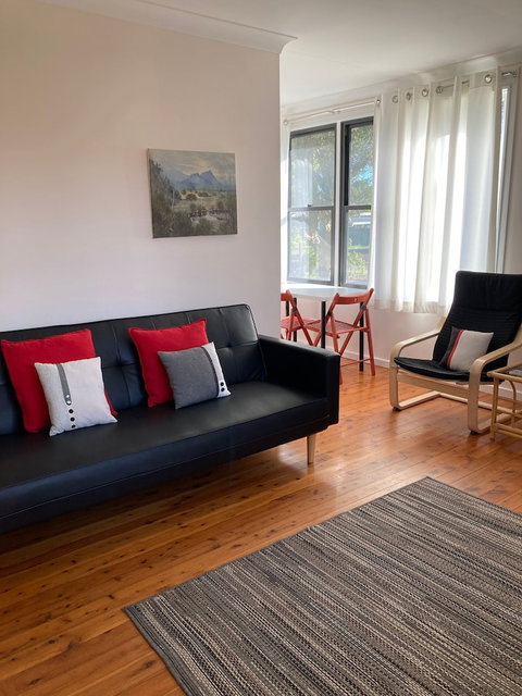 Hamlet House - Accommodation Mooloolaba 6
