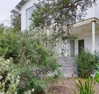 The White House Sandy Point - Accommodation Mooloolaba