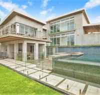 Beachfront Location 28 Mitchell Pde - Accommodation Mooloolaba