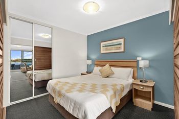 The Oak Room 106 - Accommodation Mooloolaba 4