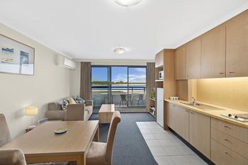 The Oak Room 106 - Accommodation Mooloolaba 6