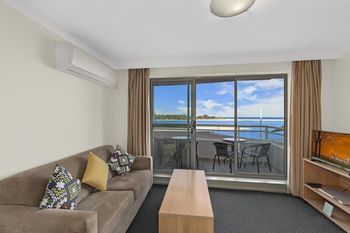 The Oak Room 106 - Accommodation Mooloolaba 5