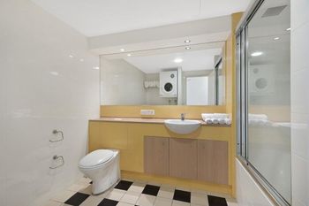 The Oak Room 106 - Accommodation Mooloolaba 3