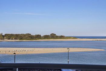 The Oak Room 106 - Accommodation Mooloolaba 2