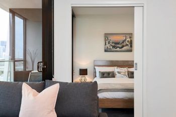 Panoramic Melbourne Views From Stylish Apartment - Accommodation Mooloolaba 6