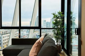 Panoramic Melbourne Views From Stylish Apartment - Accommodation Mooloolaba 5