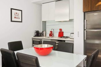 Executive Bay Views St. Kilda - Accommodation Mooloolaba 1