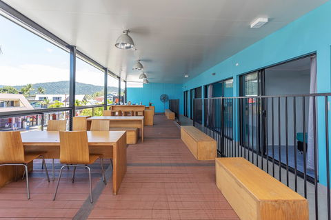 Airlie Sun & Sand Accommodation 6 - Accommodation Mooloolaba 3