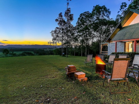 Vineyard Hill - Accommodation Mooloolaba 1