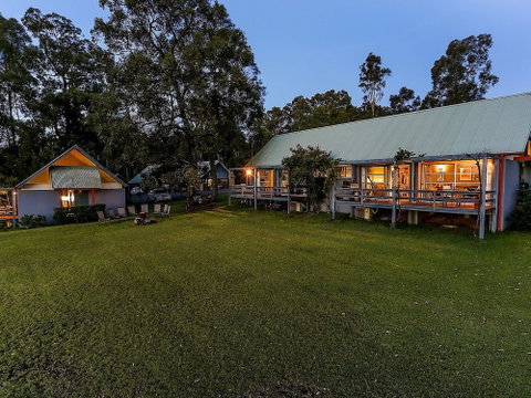 Vineyard Hill - Accommodation Mooloolaba 0