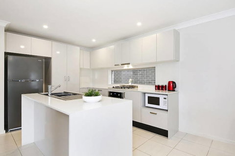 Alpine Place Villas - Accommodation Mooloolaba 0