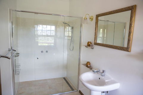 Buttercup Hill - Accommodation Mooloolaba 6