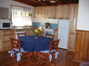 Buttercup Cottage & Private Apartment - Accommodation Mooloolaba 6