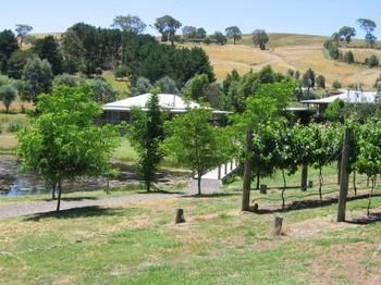 Buttercup Cottage & Private Apartment - Accommodation Mooloolaba 2