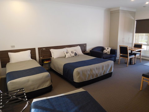 Commercial Golf Resort - Accommodation Mooloolaba 6