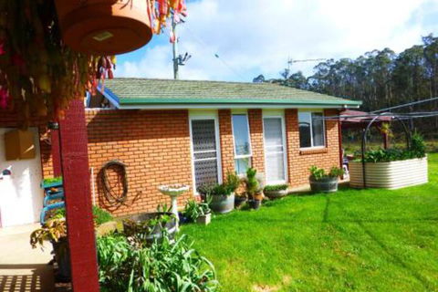 Quamby Pines Chalet - Accommodation Mooloolaba 3