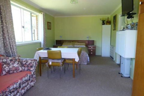 Quamby Pines Chalet - Accommodation Mooloolaba 7