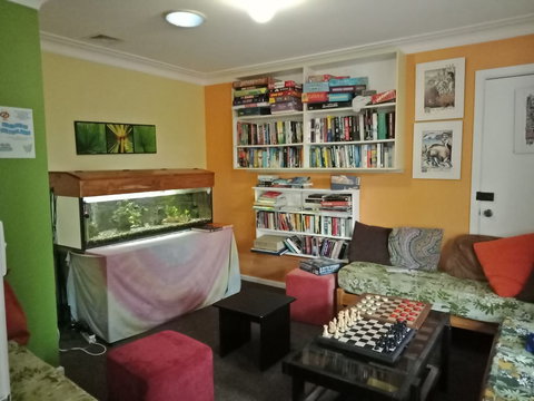 Ozzie Pozzie Backpackers - YHA - Accommodation Mooloolaba 3