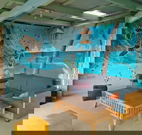 Ozzie Pozzie Backpackers - YHA - Accommodation Mooloolaba