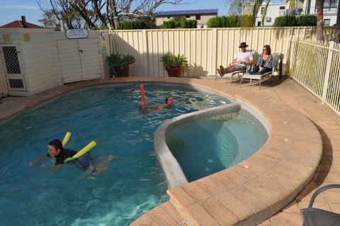 Mollymook Surfbeach Motel And Apartments - Accommodation Mooloolaba 1
