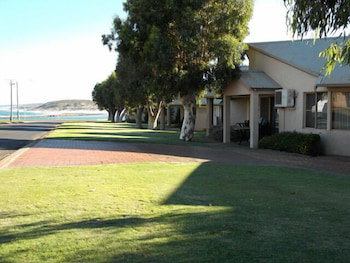 Pelican Shore Villas - Accommodation Mooloolaba 0