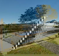 DBJ Holiday Units - Accommodation Mooloolaba