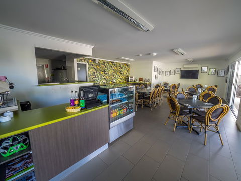 Mackay Oceanside Central Hotel - Accommodation Mooloolaba 3