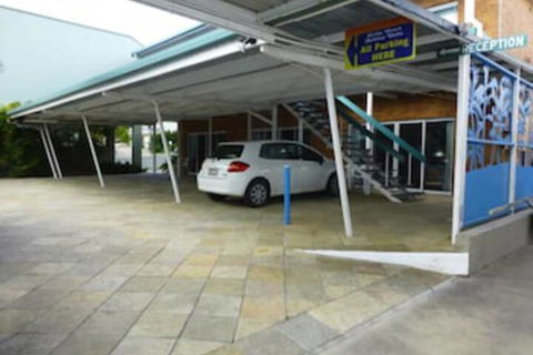Airlie Court Units - Accommodation Mooloolaba 7